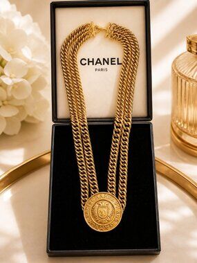 Authentic Chanel Vintage Gold Chain Medallion Necklace CC Logo Coin Pendant